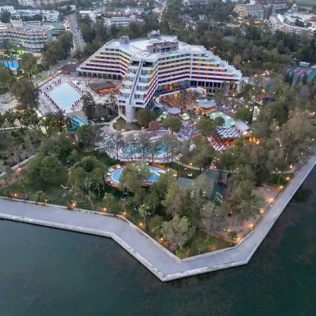 Semesteranläggning (resort) Megasaray